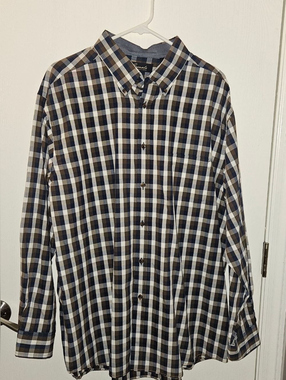 Roundtree & Yorke Navy, Black & Cream Plaid Button-Down Shirt